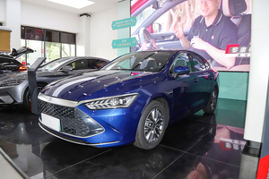 مدل Signature BYD Qin plus 2021 DM-i 55KM